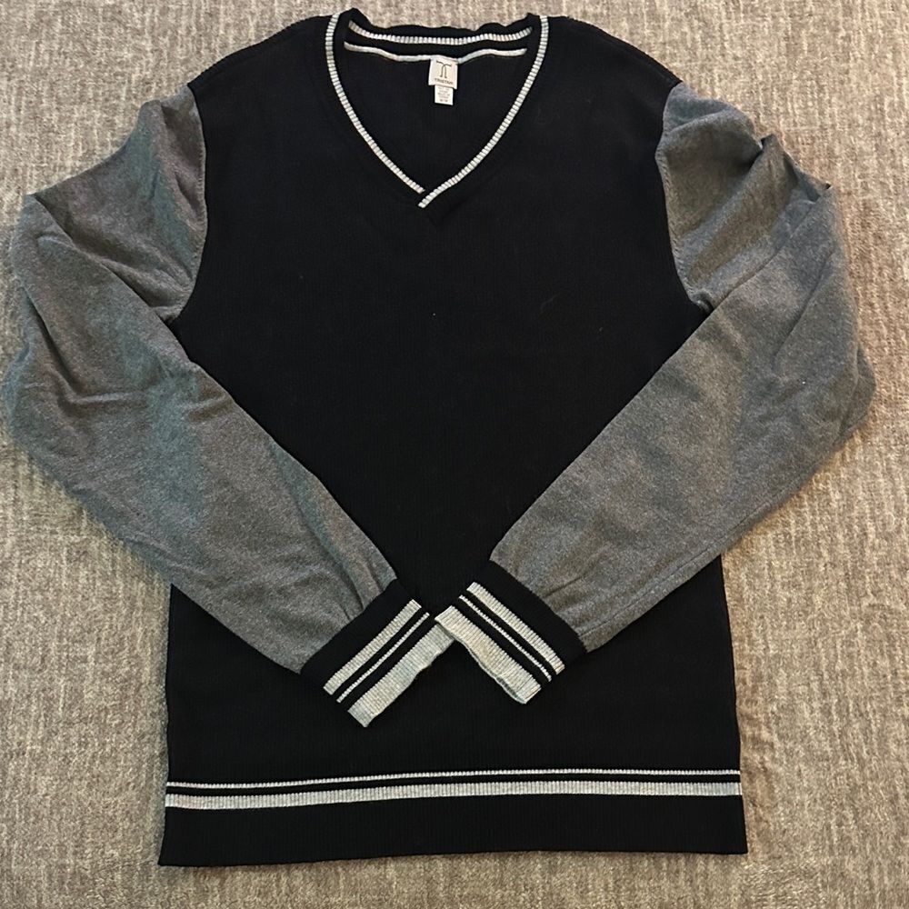 Tristan Men's V-Neck Sweater - Black with Gray Sleeves
